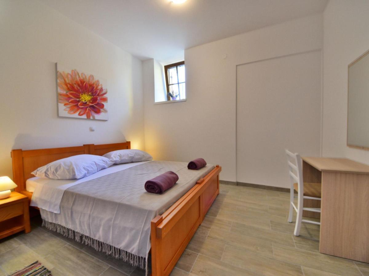 Val-2 By Interhome Apartment